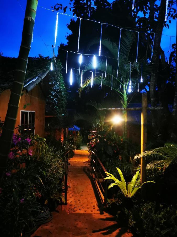 บ้านดินโฮมสเตย์ ปางอุ๋ง Ban Huai Makhuea Som Extérieur photo