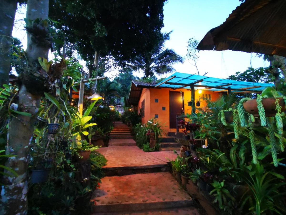 บ้านดินโฮมสเตย์ ปางอุ๋ง Ban Huai Makhuea Som Extérieur photo