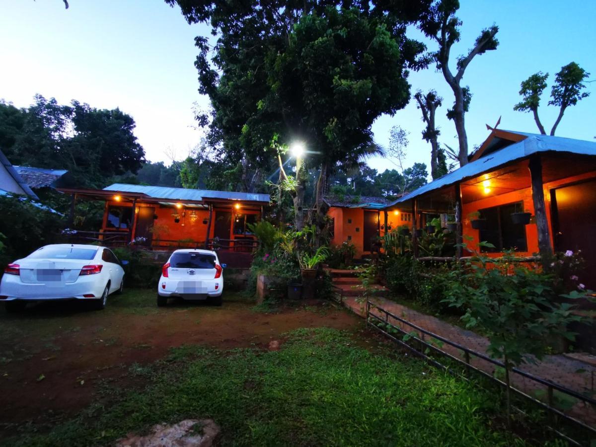 บ้านดินโฮมสเตย์ ปางอุ๋ง Ban Huai Makhuea Som Extérieur photo