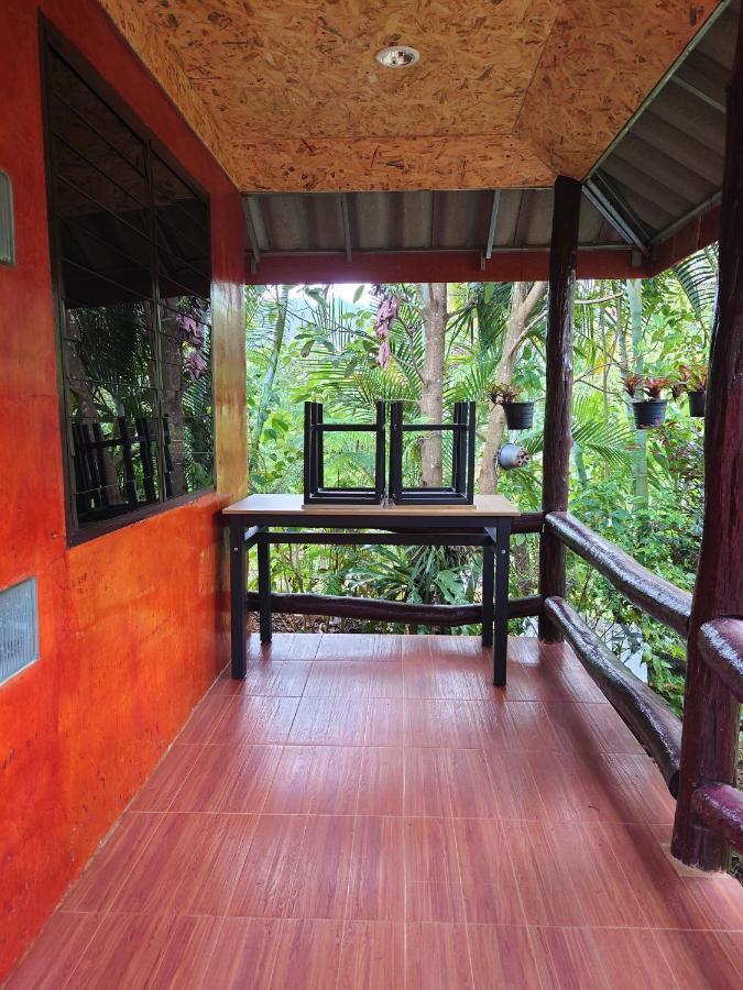 บ้านดินโฮมสเตย์ ปางอุ๋ง Ban Huai Makhuea Som Extérieur photo